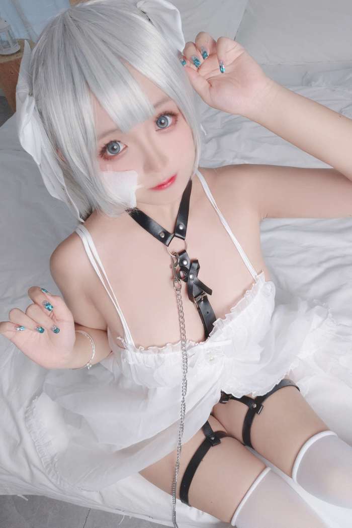 日奈娇 – 初音酱自拍 [60P75MB]