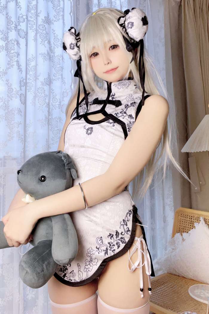 Quan冉有点饿 – 缘之空 穹妹旗袍自拍 [27P100M]