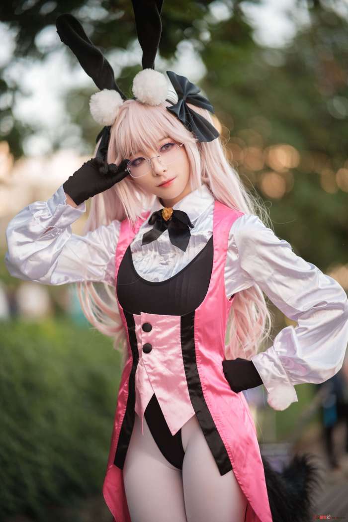 封疆疆v – FGO 光之高扬斯卡娅兔女郎场照 [27P210M]