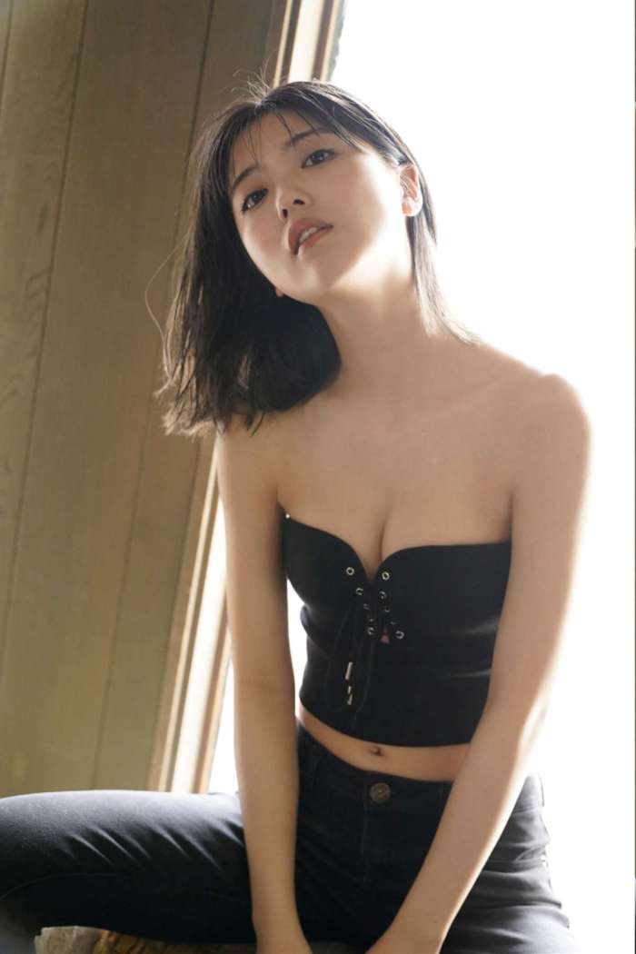 Mio Kudo (工藤美桜) – FLASHデジタル写真集 初夏の艶 [57P250MB]