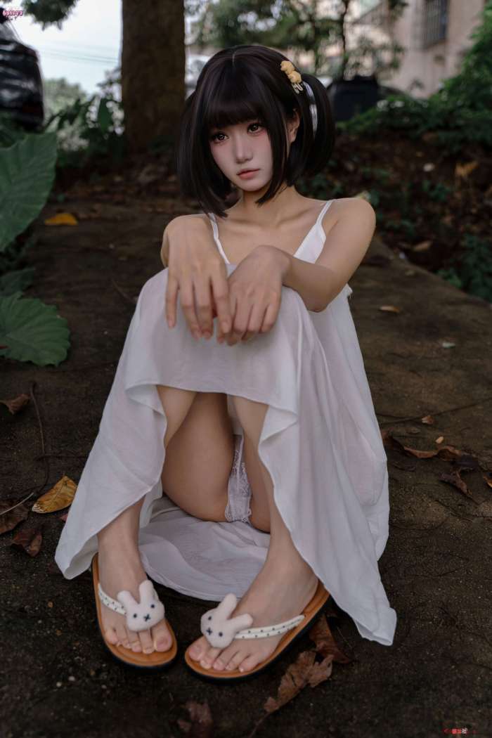 柒柒要乖哦 – 雨天邂逅[178P1V2.25GB]