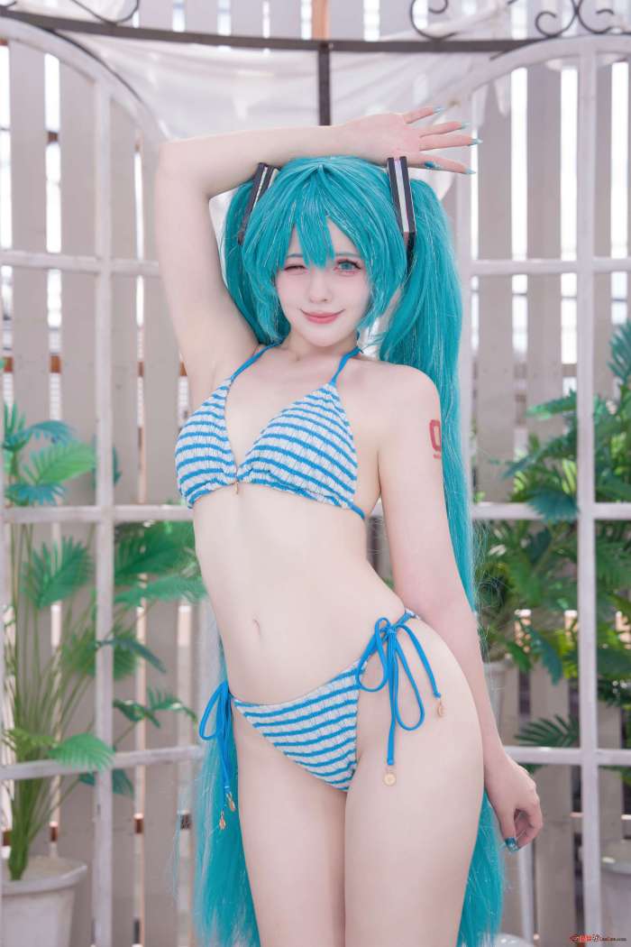 Saya Scarlet – Miku bikini [128P1.88GB]